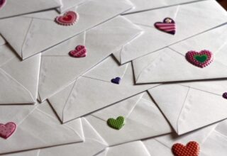 Surat Pribadi: Pengertian, Jenis, Ciri-ciri, Struktur, Contoh dan Cara Membuatnya