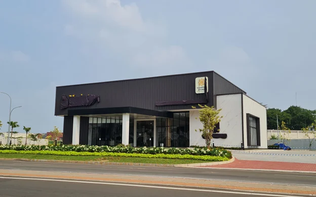 Manhattan Marketing Gallery di Tangerang menggunakan atap dari COLORBOND®