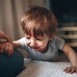 Cara Mengatasi Anak Cengeng dengan Pendekatan Psikologi Positif