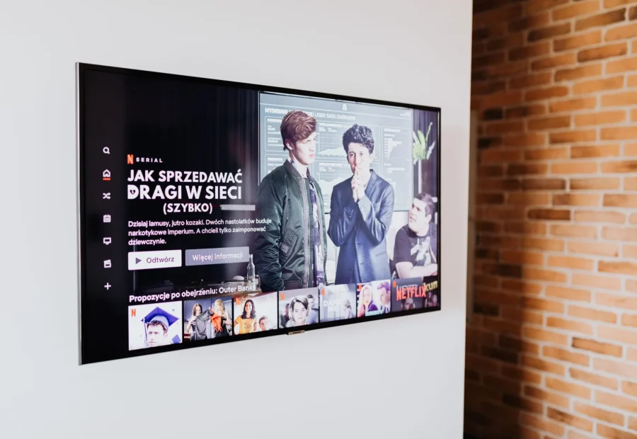 Panduan tips memilih TV pintar dengan layar jernih untuk ruang keluarga minimalis