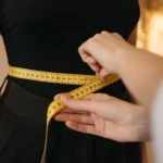Cara Memilih Ukuran Baju yang Pas dan Presisi saat Belanja Online